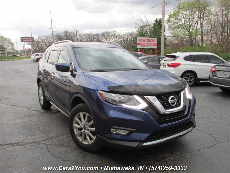 2017 Nissan Rogue SV 4x4   - Photo 1 - Mishawaka, IN 46545