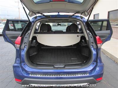 2017 Nissan Rogue SV 4x4   - Photo 14 - Mishawaka, IN 46545