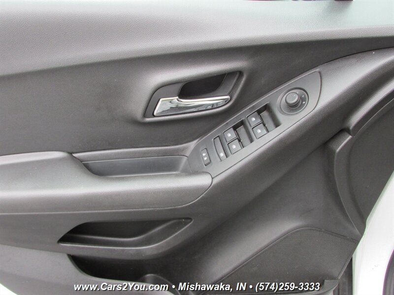 2019 Chevrolet Trax LT 4x4 - Photo 10 - Mishawaka, IN 46545
