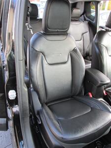 2015 Jeep Renegade Limited 4x4 - Photo 17 - Mishawaka, IN 46545