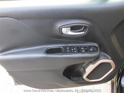 2015 Jeep Renegade Limited 4x4 - Photo 10 - Mishawaka, IN 46545