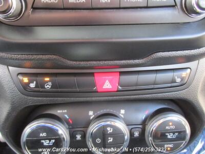 2015 Jeep Renegade Limited 4x4 - Photo 34 - Mishawaka, IN 46545