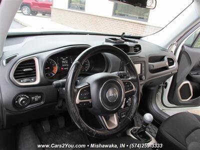 2016 Jeep Renegade Latitude 4x4   - Photo 10 - Mishawaka, IN 46545
