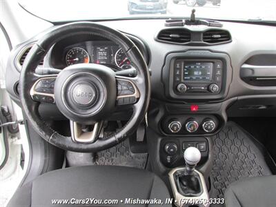 2016 Jeep Renegade Latitude 4x4   - Photo 19 - Mishawaka, IN 46545