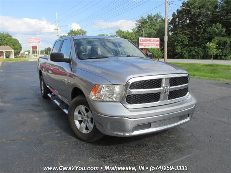 2019 RAM 1500 SLT CREW CAB   - Photo 1 - Mishawaka, IN 46545