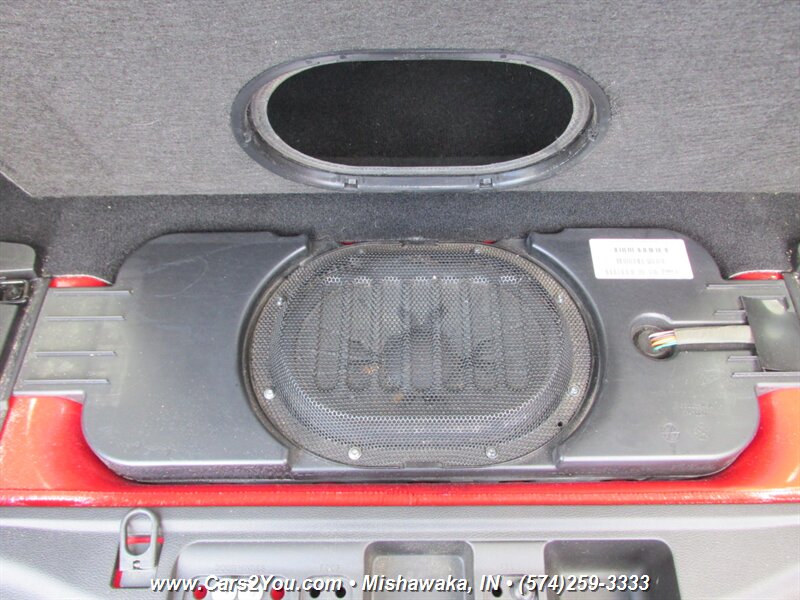 2015 Jeep Wrangler Unlimited Sahara 4x4 - Photo 12 - Mishawaka, IN 46545