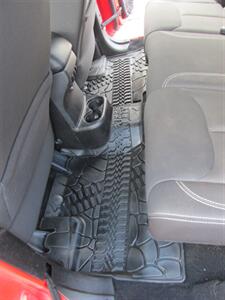 2015 Jeep Wrangler Unlimited Sahara 4x4 - Photo 10 - Mishawaka, IN 46545
