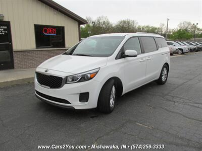 2017 Kia Sedona LX   - Photo 2 - Mishawaka, IN 46545