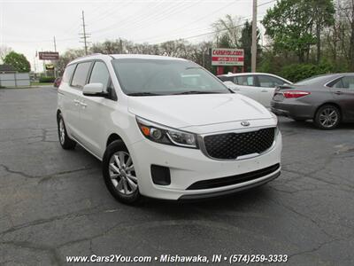 2017 Kia Sedona LX   - Photo 1 - Mishawaka, IN 46545