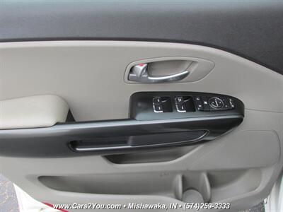 2017 Kia Sedona LX   - Photo 7 - Mishawaka, IN 46545