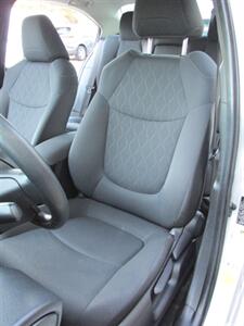 2021 Toyota Corolla LE   - Photo 11 - Mishawaka, IN 46545