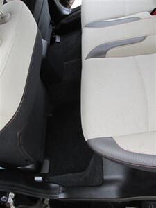 2017 Subaru Crosstrek 2.0i Premium AWD   - Photo 13 - Mishawaka, IN 46545