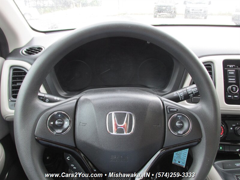 2016 Honda HR-V LX photo 14