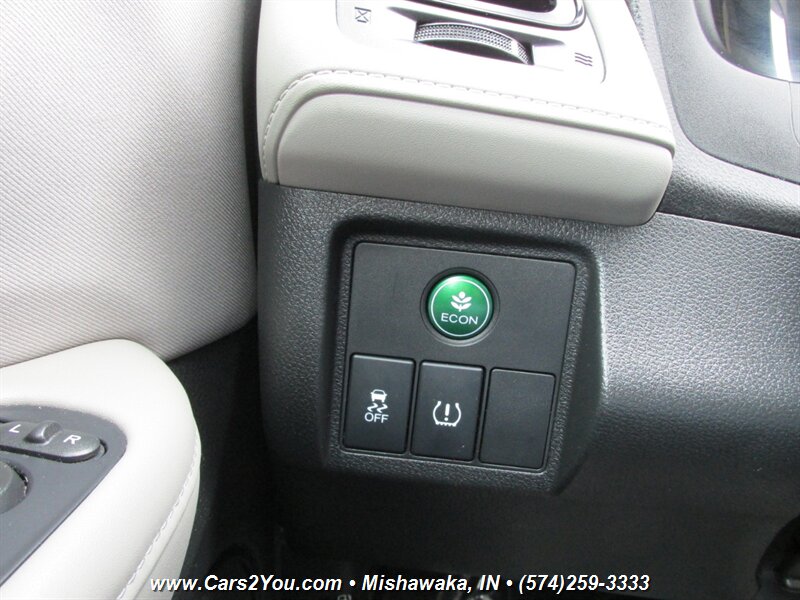 2016 Honda HR-V LX photo 12