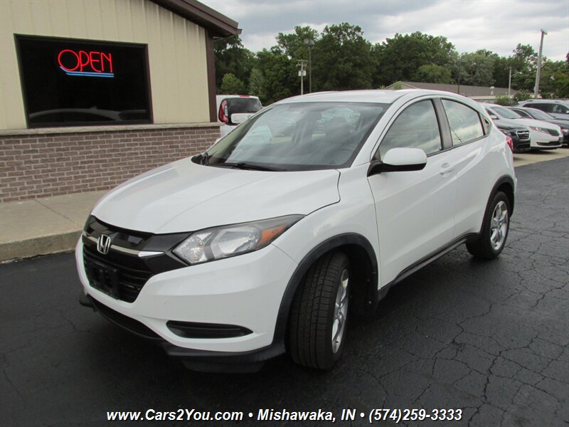 2016 Honda HR-V LX photo 2
