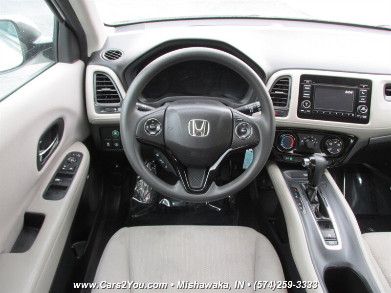 2016 Honda HR-V LX photo 13