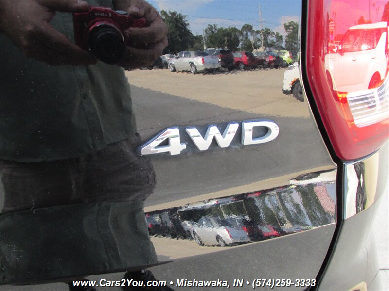 2018 Ford Explorer XLT 4x4 - Photo 7 - Mishawaka, IN 46545