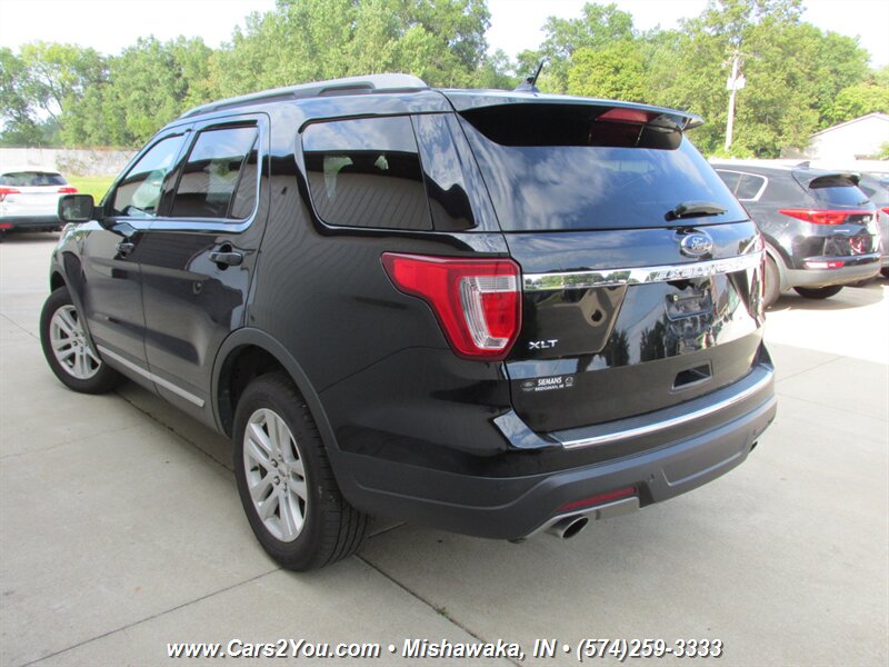 2018 Ford Explorer XLT 4x4 - Photo 4 - Mishawaka, IN 46545