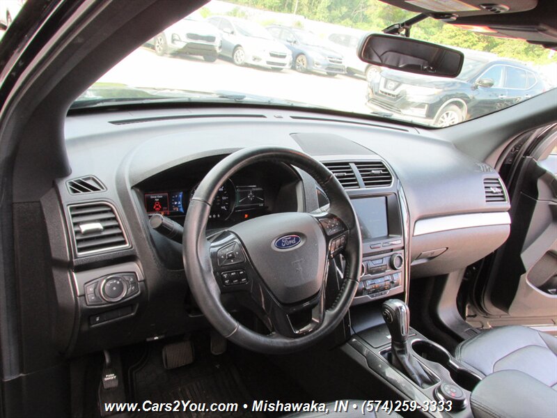 2018 Ford Explorer XLT 4x4 - Photo 9 - Mishawaka, IN 46545