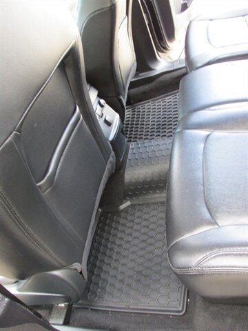 2018 Ford Explorer XLT 4x4 - Photo 13 - Mishawaka, IN 46545