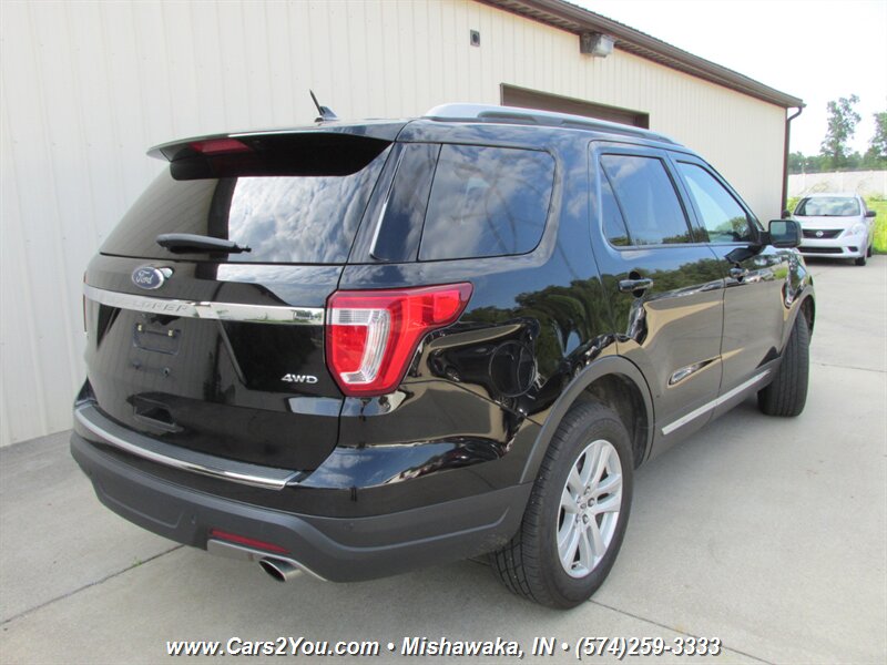 2018 Ford Explorer XLT 4x4 - Photo 6 - Mishawaka, IN 46545