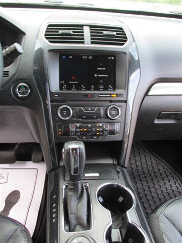 2018 Ford Explorer XLT 4x4 - Photo 29 - Mishawaka, IN 46545