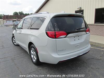 2017 Chrysler Pacifica Touring-L Plus   - Photo 4 - Mishawaka, IN 46545