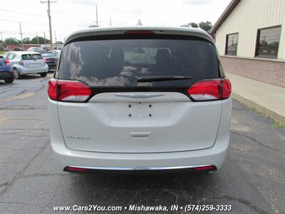 2017 Chrysler Pacifica Touring-L Plus   - Photo 5 - Mishawaka, IN 46545