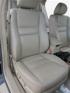 2005 Honda Accord EX V-6 w/Navi   - Photo 19 - Mishawaka, IN 46545