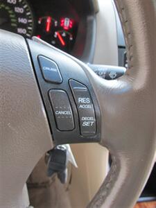 2005 Honda Accord EX V-6 w/Navi   - Photo 27 - Mishawaka, IN 46545