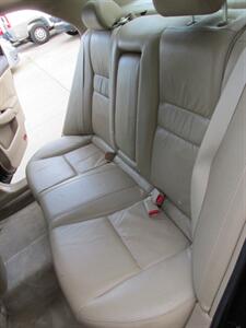 2005 Honda Accord EX V-6 w/Navi   - Photo 14 - Mishawaka, IN 46545