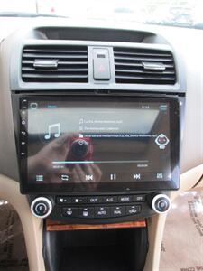 2005 Honda Accord EX V-6 w/Navi   - Photo 29 - Mishawaka, IN 46545