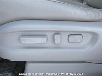 2016 Honda Odyssey Touring   - Photo 14 - Mishawaka, IN 46545
