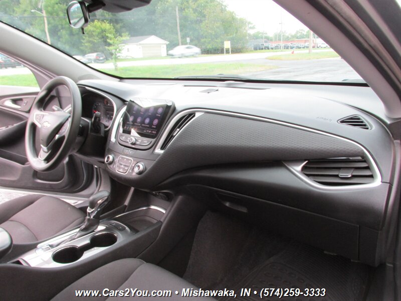 2024 Chevrolet Malibu LT - Photo 18 - Mishawaka, IN 46545