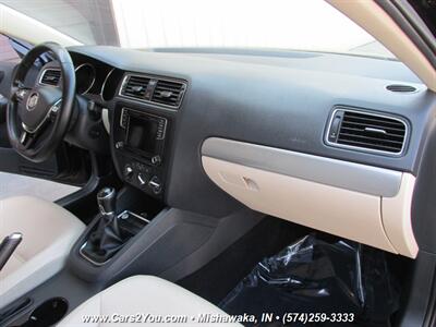 2017 Volkswagen Jetta 1.4T SE   - Photo 18 - Mishawaka, IN 46545