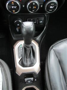 2017 Jeep Renegade Limited 4x4   - Photo 29 - Mishawaka, IN 46545