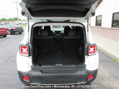 2017 Jeep Renegade Limited 4x4   - Photo 16 - Mishawaka, IN 46545