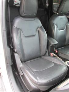 2017 Jeep Renegade Limited 4x4   - Photo 18 - Mishawaka, IN 46545