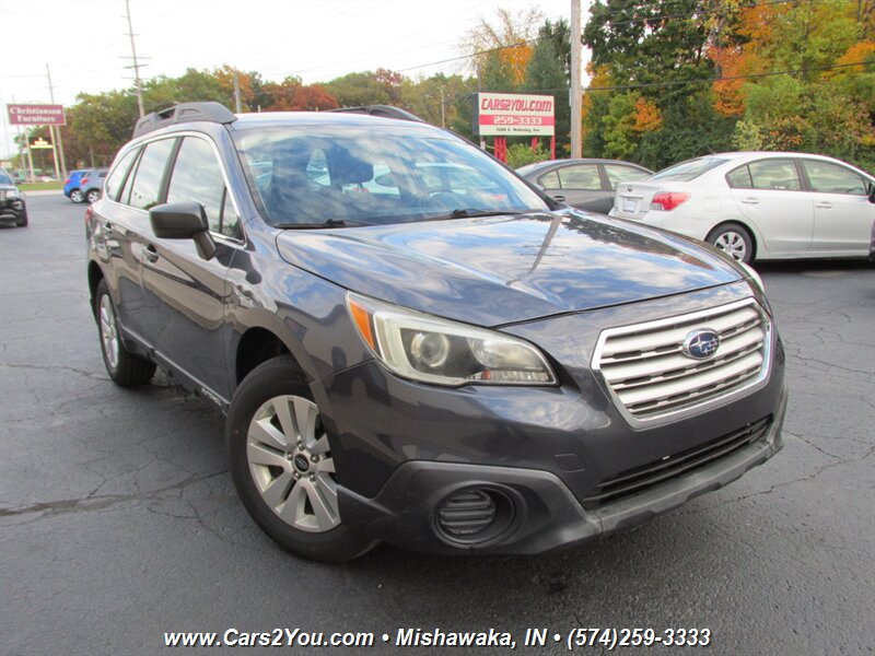 2017 Subaru Outback 2.5i AWD   - Photo 1 - Mishawaka, IN 46545