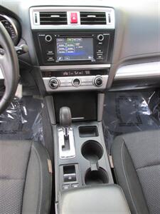 2017 Subaru Outback 2.5i AWD   - Photo 26 - Mishawaka, IN 46545