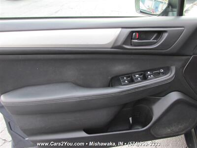2017 Subaru Outback 2.5i AWD   - Photo 9 - Mishawaka, IN 46545