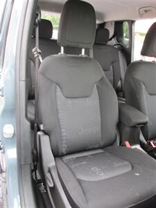 2017 Jeep Renegade Sport 4x4   - Photo 16 - Mishawaka, IN 46545