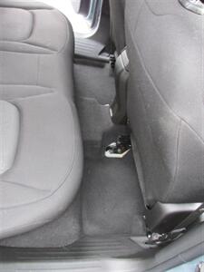 2017 Jeep Renegade Sport 4x4   - Photo 15 - Mishawaka, IN 46545