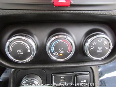 2017 Jeep Renegade Sport 4x4   - Photo 26 - Mishawaka, IN 46545