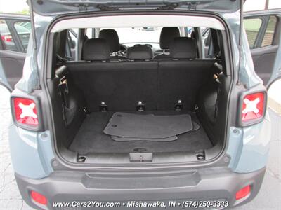 2017 Jeep Renegade Sport 4x4   - Photo 12 - Mishawaka, IN 46545