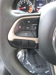 2017 Jeep Renegade Sport 4x4   - Photo 21 - Mishawaka, IN 46545