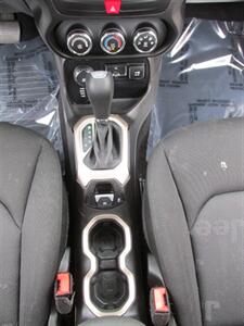 2017 Jeep Renegade Sport 4x4   - Photo 25 - Mishawaka, IN 46545