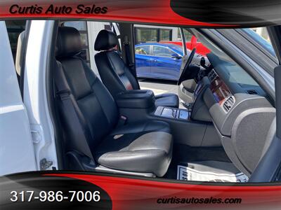 2013 Chevrolet Suburban LTZ   - Photo 14 - Avon, IN 46123-8338