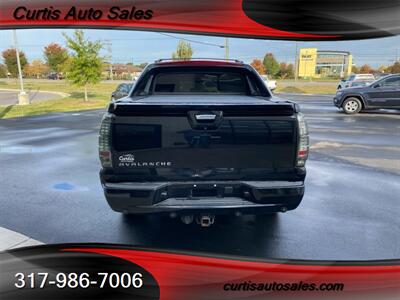 2013 Chevrolet Avalanche LS Black Diamond   - Photo 6 - Avon, IN 46123-8338