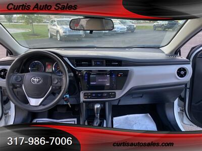 2017 Toyota Corolla LE   - Photo 14 - Avon, IN 46123-8338